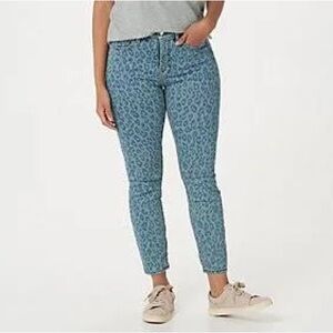 Women's Blue Leopard Print Cropped Jeans